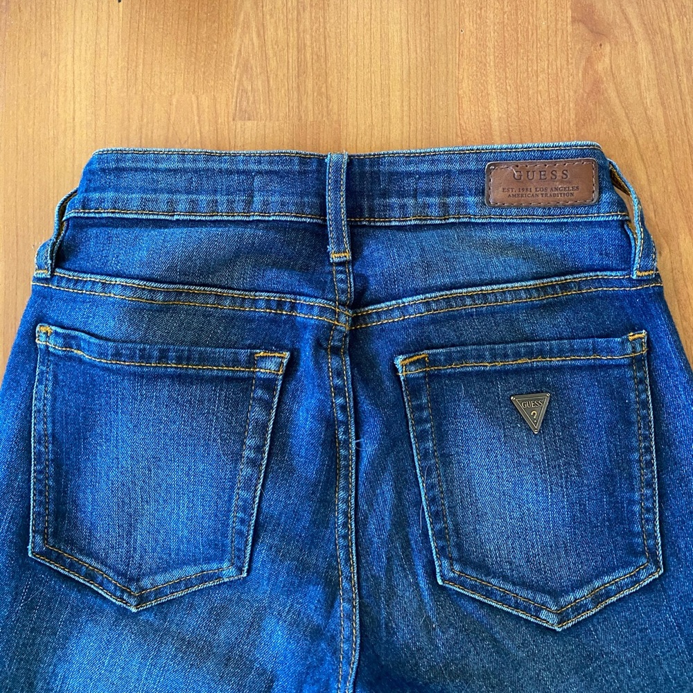 GUESS Power Curve Mid (25in.)